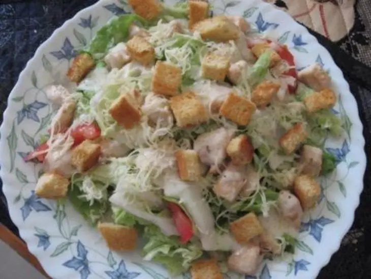 Салат цезарь с курицей: шаг 4