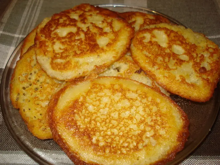 Заварные картофельные оладьи с мясным соусом"мачанка": шаг 1