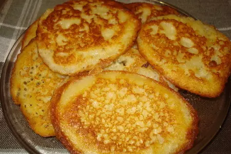 Заварные картофельные оладьи с мясным соусом"мачанка": шаг 1