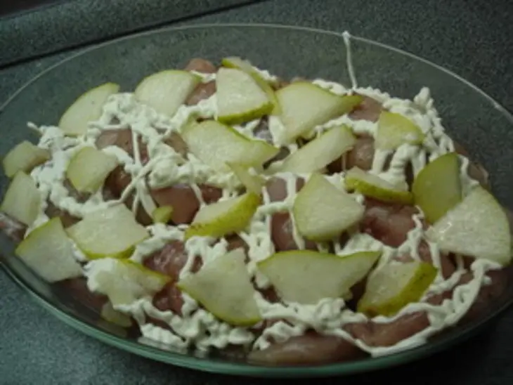 Куриные рулеты с грушей и голубым сыром: шаг 2