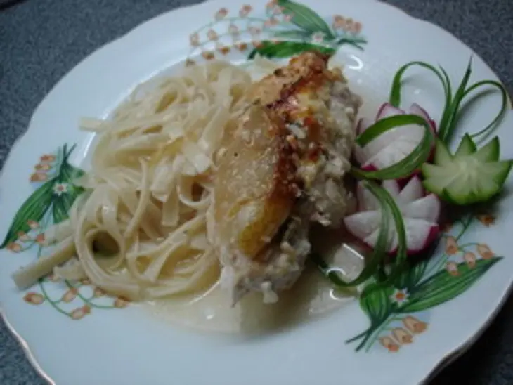 Куриные рулеты с грушей и голубым сыром: шаг 5