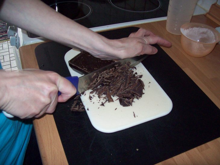 Малиново-шоколадный торт.: шаг 6