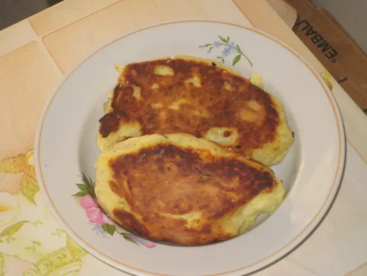 Картофельные пирожки с капустной начинкой.: шаг 1