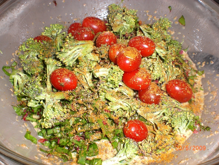 Фритата со свекольной ботвой,брокколи и помидорами черри или  вкусный овощной омлет: шаг 3