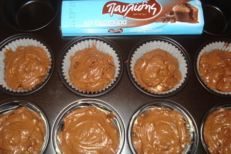 Шоколадные кексы с орехами и черносливом: шаг 1