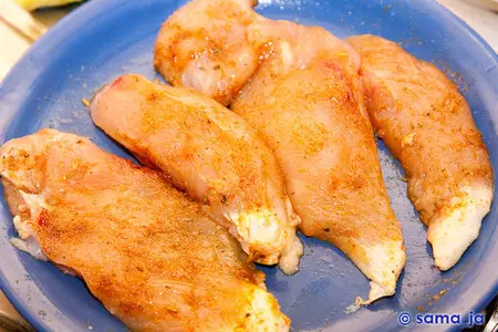 Роллы из баклажанов с курицей и спагетти: шаг 2
