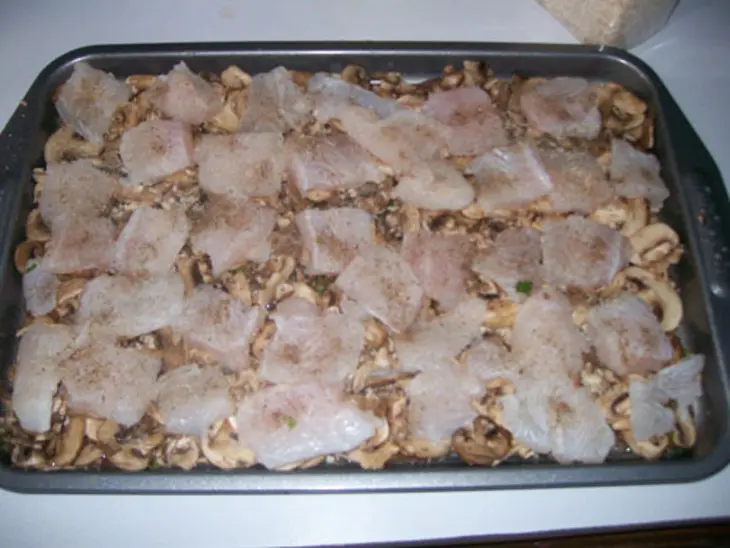 Запеченая рыбка с грибами. диета должна быть вкусной :): шаг 3