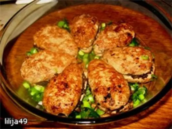 Мясной закусочный торт "ромашка": шаг 6