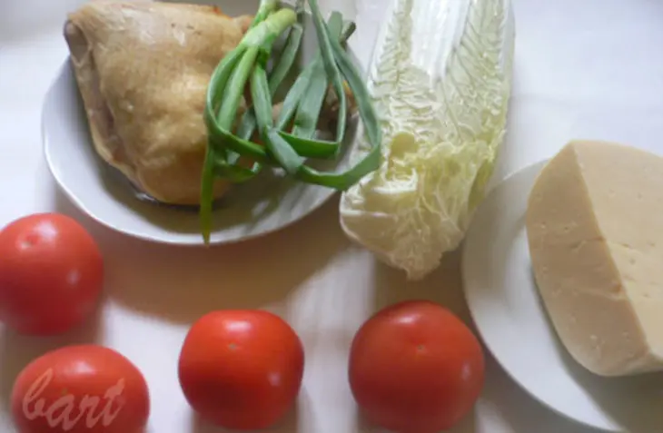Салат с курицей и пекинской капустой.: шаг 1