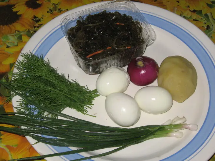 Салат с морской капустой: шаг 1