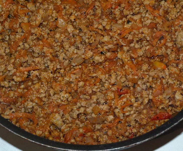 Лумакони с мясной начинкой: шаг 1