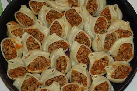 Лумакони с мясной начинкой: шаг 3