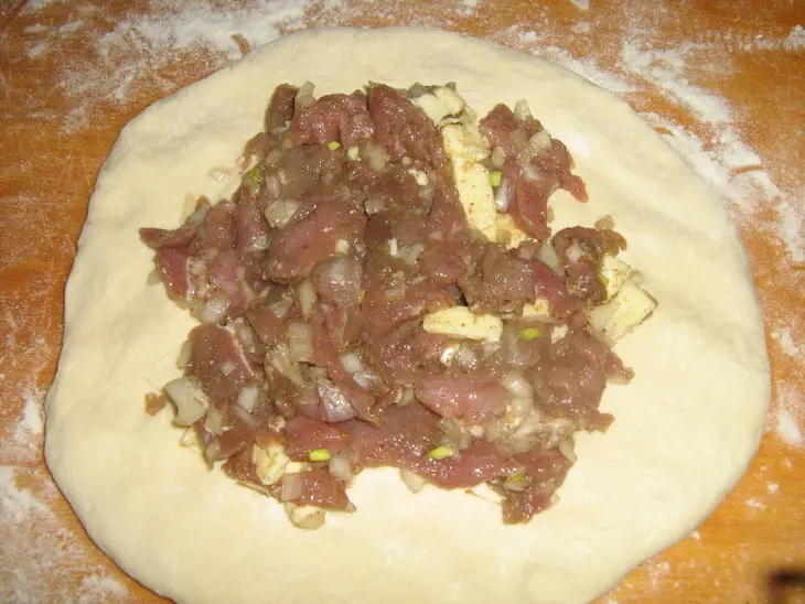 Кубдари-хачапури с мясом: шаг 4