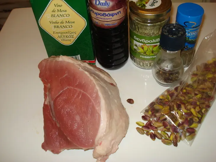 Мясо в горчице с фисташками: шаг 1
