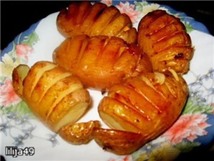 Картофель с чесноком запечённые в духовке: шаг 4