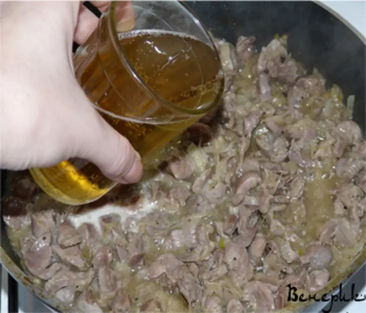 Куриные желудки в пиве.: шаг 4