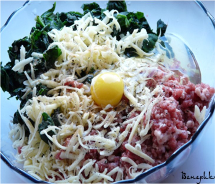 Мясные тефтели по-итальянски, со шпинатом и сыром, под соусом "болоньез".: шаг 5