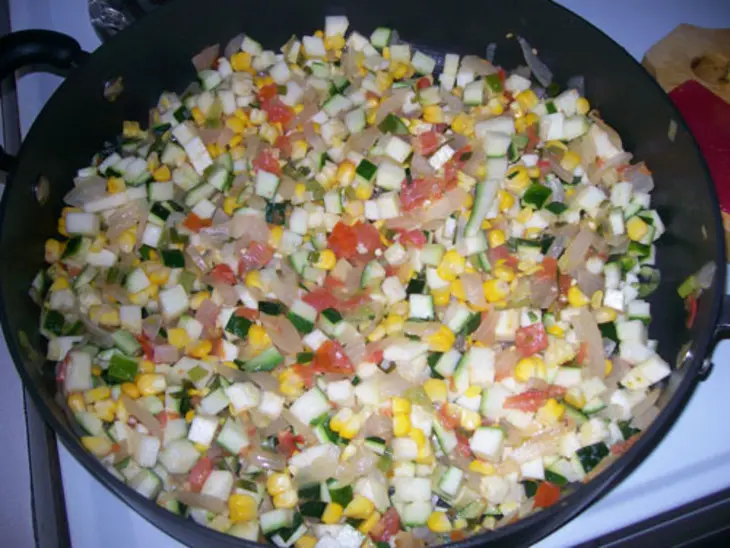 Рис в духовке запеченный с овощами и сыром: шаг 3