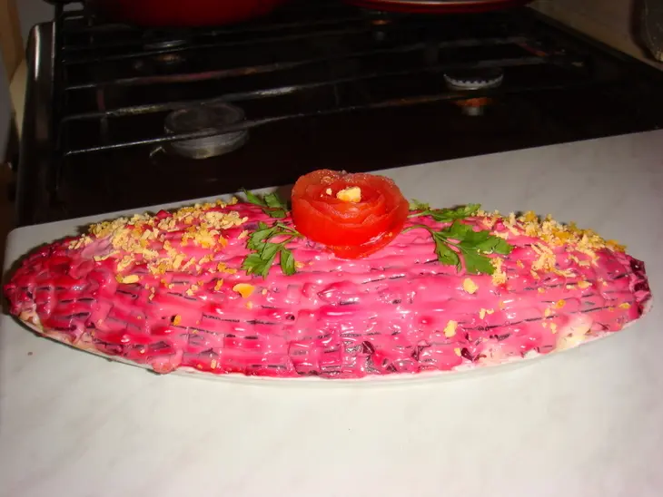 Розы в салатах: шаг 3