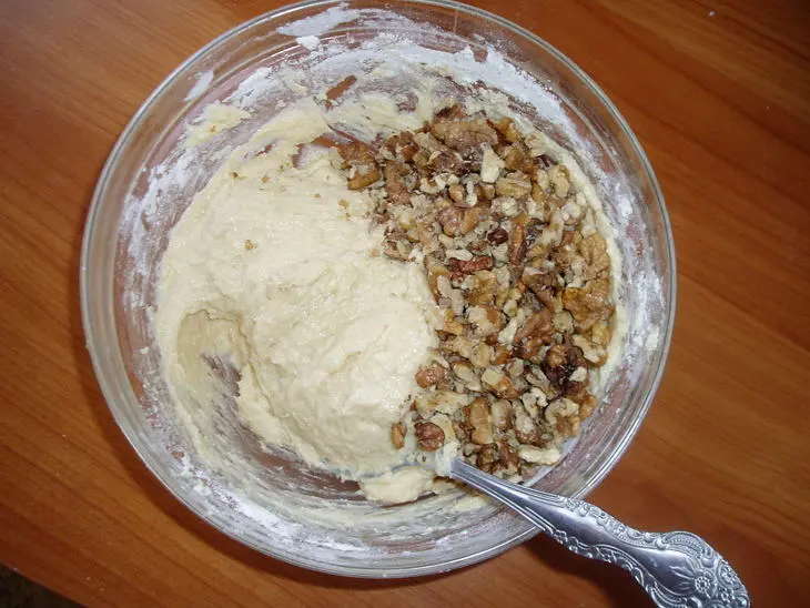 Пирог с грецкими орехами и коньяком: шаг 2