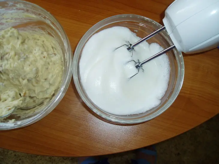 Пирог с грецкими орехами и коньяком: шаг 3
