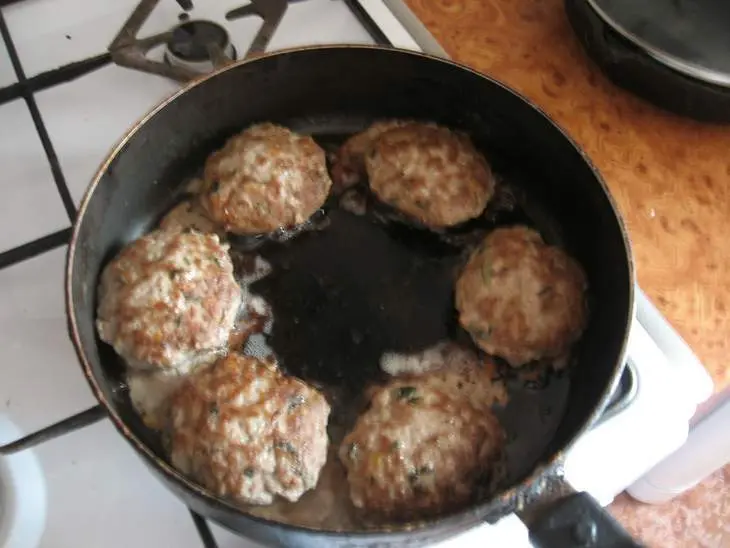 Шницели рубленые по-французски: шаг 2