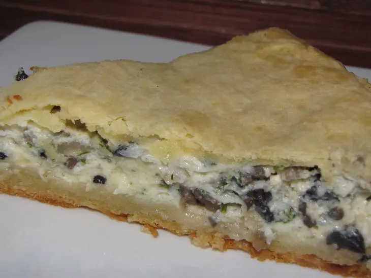 Пирог с  сыром и грибами.: шаг 7