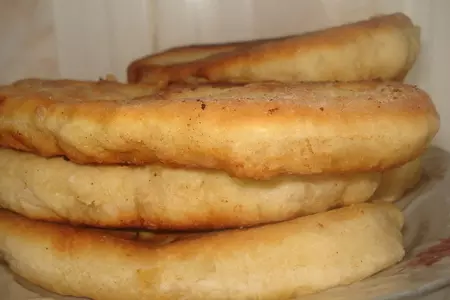 Пирожки "быстрые" с яйцом и зеленью: шаг 7