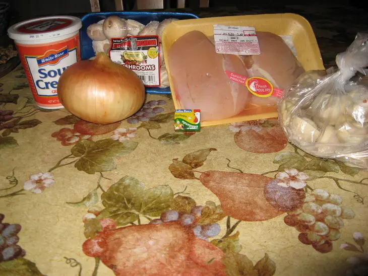 Пельмени с грибами и мясом в глечиках: шаг 1
