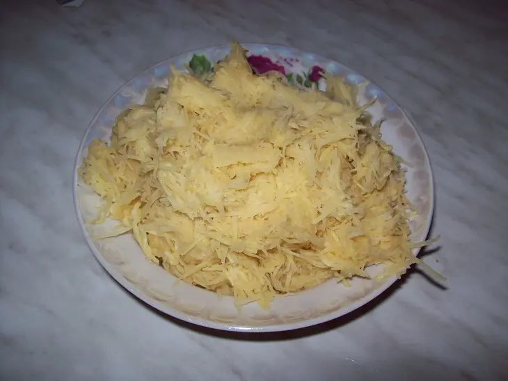 Деруны с цуккини: шаг 1