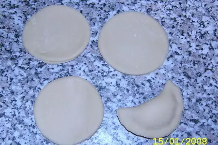 Вареники с картошкой "солнышки": шаг 1