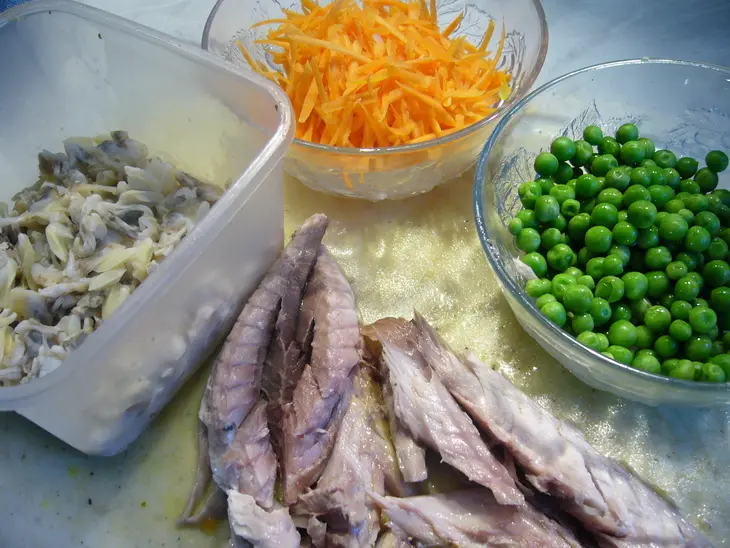 Пикантная скумбрия под соусом с  шампанским: шаг 1