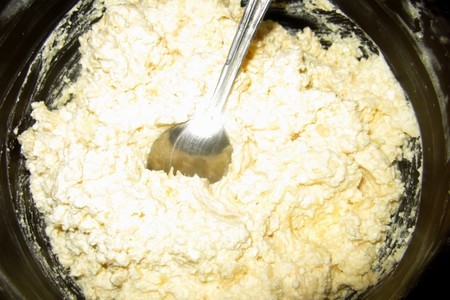 Сырники с начинкой (чернослив + орешки): шаг 2