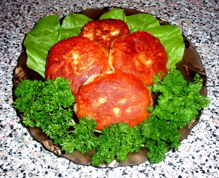 Пирожки с куриным фаршем и зеленью: шаг 4