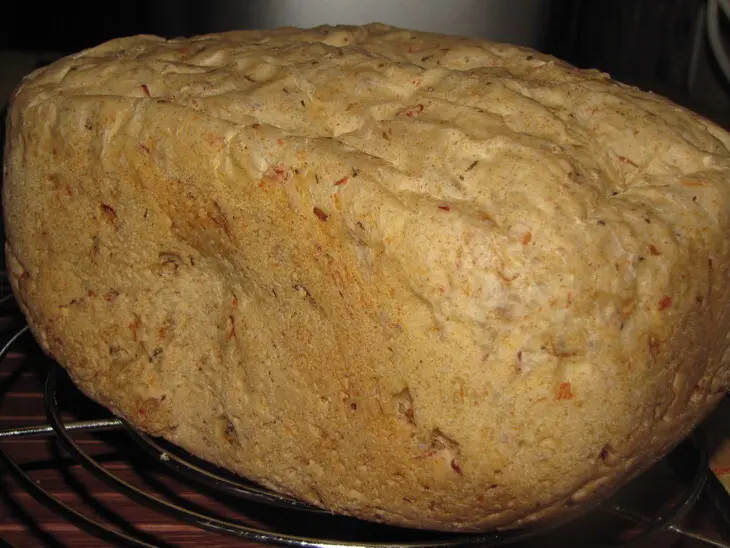 Хлеб с беконом, шампиньонами и луком (в хлебопечке).: шаг 1