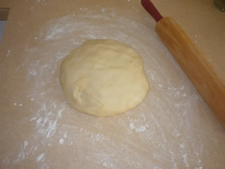 Рогалики с корицей и сахаром.  .: шаг 1