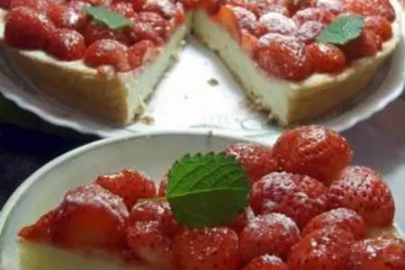 Нежный пирог со свежей клубникой.: шаг 6