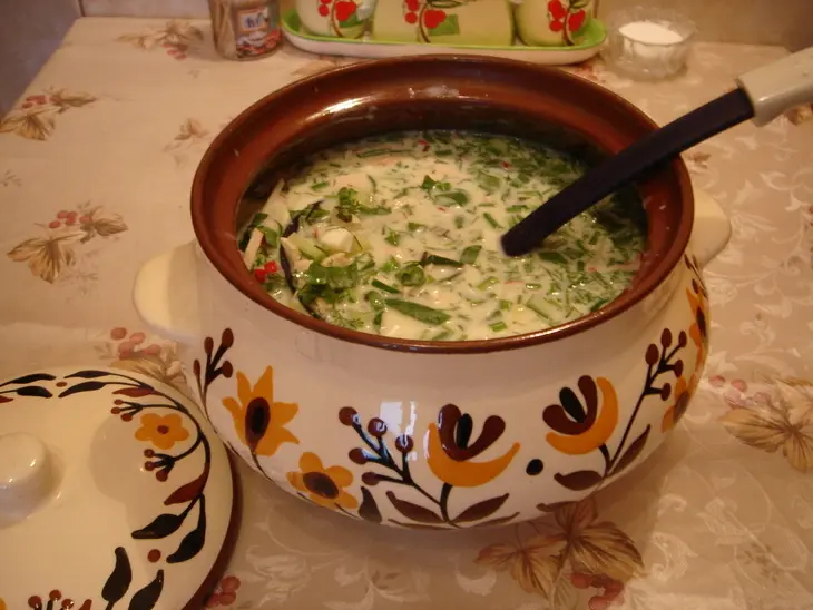 Окрошка  на кефире с курицей и шпинатом: шаг 3