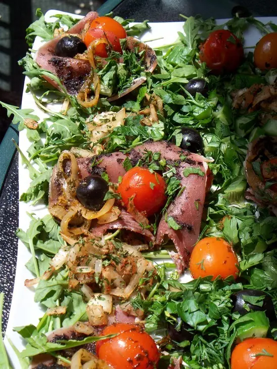 Салат с  вяленым мясом (прошюто): шаг 2