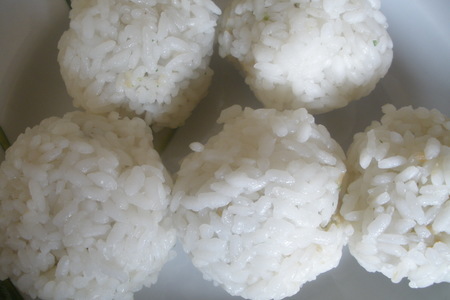Хрустящие рисовые шарики с лососевой начинкой: шаг 3