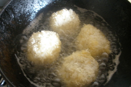 Хрустящие рисовые шарики с лососевой начинкой: шаг 5