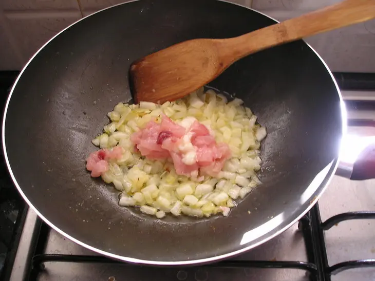 Фаршированная куриная грудинка, запеченная в духовке: шаг 2