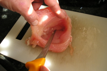 Фаршированная куриная грудинка, запеченная в духовке: шаг 5