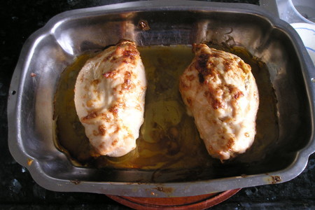 Фаршированная куриная грудинка, запеченная в духовке: шаг 9