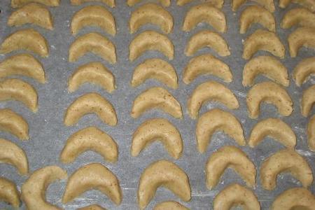 Печенье "полумесяцы" с грецкими орехами: шаг 2