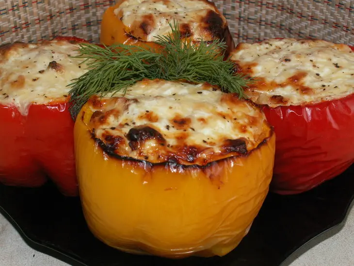 Перец,фаршированный курицей и рисом: шаг 1
