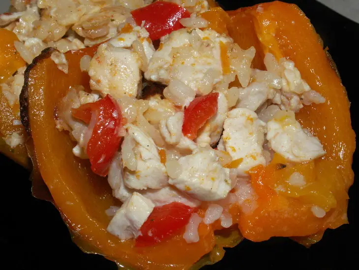 Перец,фаршированный курицей и рисом: шаг 2