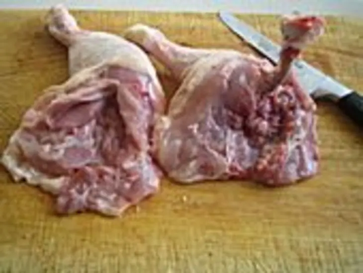Фаршированные ножки с бобами и свекольно-картофельным пюре.: шаг 1