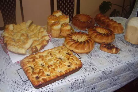 Выпечка из дрожжевого теста: шаг 1