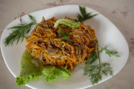 Теплый  салат из куриных желудков: шаг 4